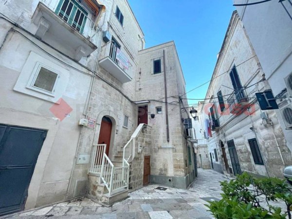 casa indipendente in vendita a Monopoli in zona Centro Storico