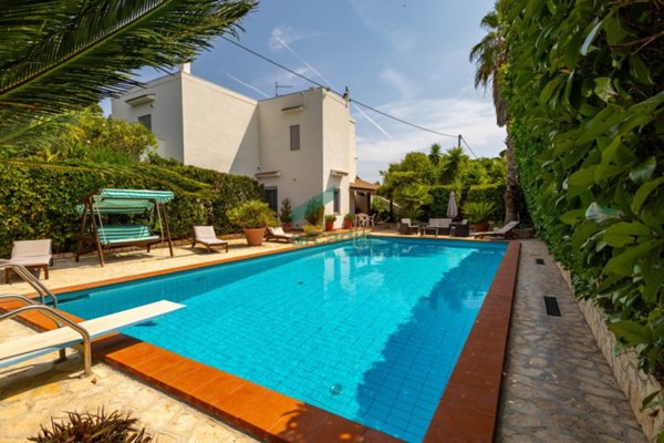 casa indipendente in vendita a Monopoli