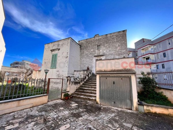 casa indipendente in vendita a Monopoli in zona Centro Storico