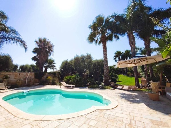 casa indipendente in vendita a Monopoli