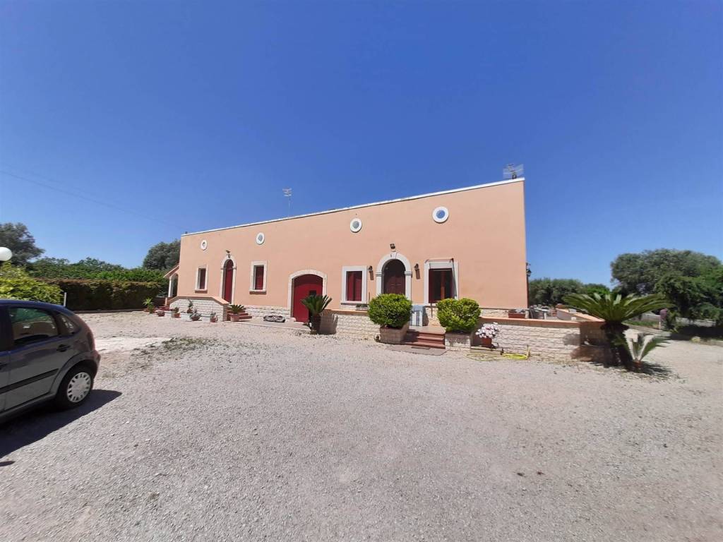 casa indipendente in vendita a Monopoli in zona Cozzana