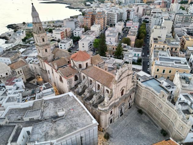 casa indipendente in vendita a Monopoli in zona Centro Storico