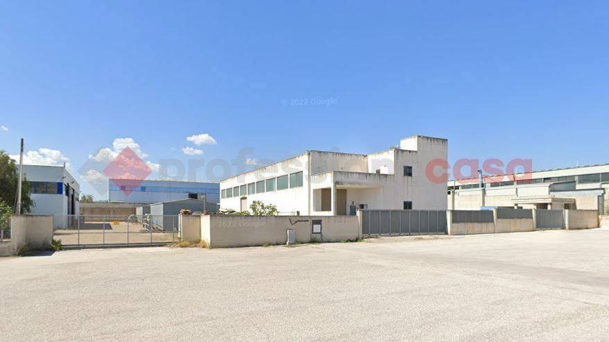 locale commerciale in vendita a Monopoli