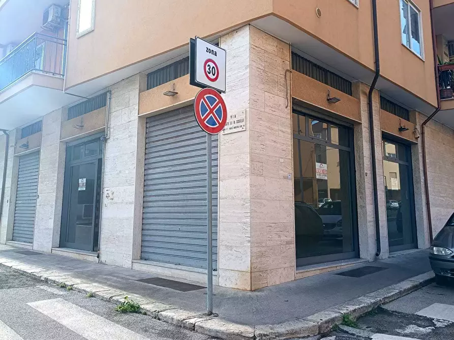 locale commerciale in vendita a Monopoli in zona Santo Stefano