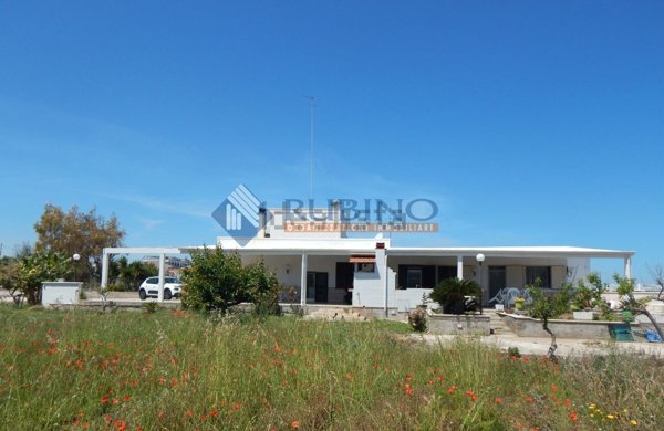 casa indipendente in vendita a Monopoli in zona Centro Storico