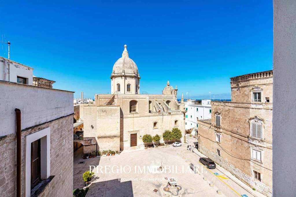 appartamento in vendita a Monopoli in zona Centro Storico