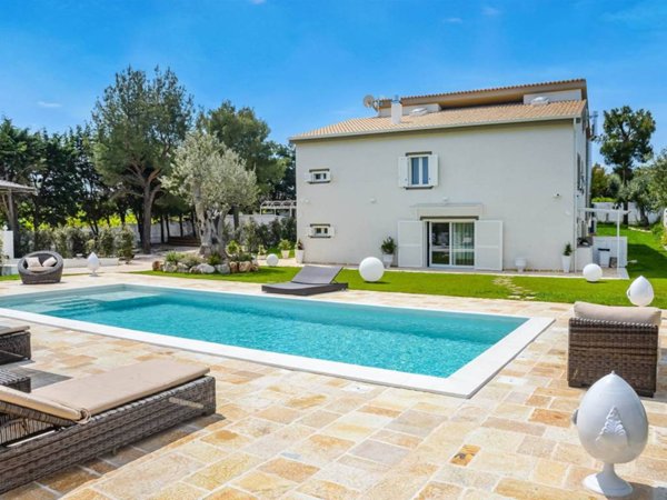 casa indipendente in vendita a Monopoli