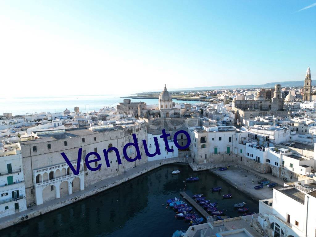 appartamento in vendita a Monopoli in zona Centro Storico