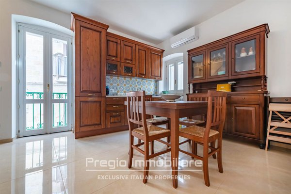 casa indipendente in vendita a Monopoli in zona Centro Storico