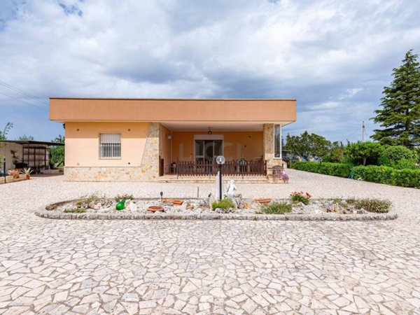 casa indipendente in vendita a Monopoli