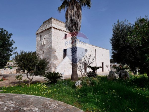 casale in vendita a Monopoli in zona Centro Storico