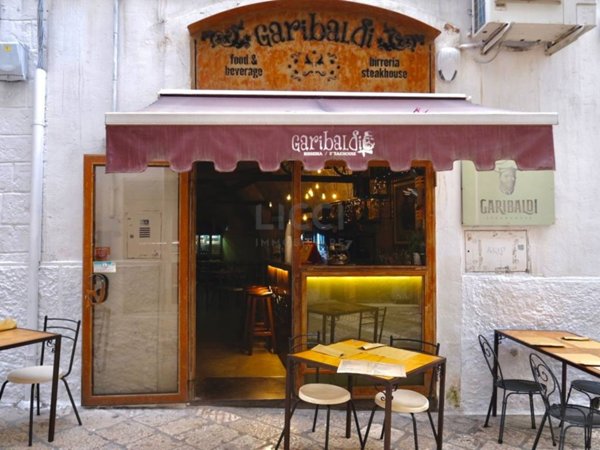 negozio in vendita a Monopoli in zona Centro Storico