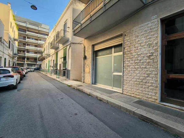 negozio in vendita a Monopoli in zona Centro Storico