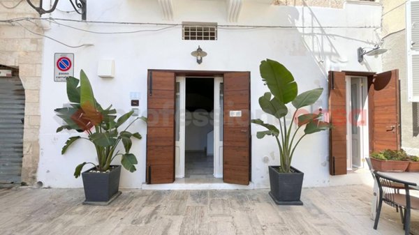 casa indipendente in vendita a Monopoli in zona Centro Storico