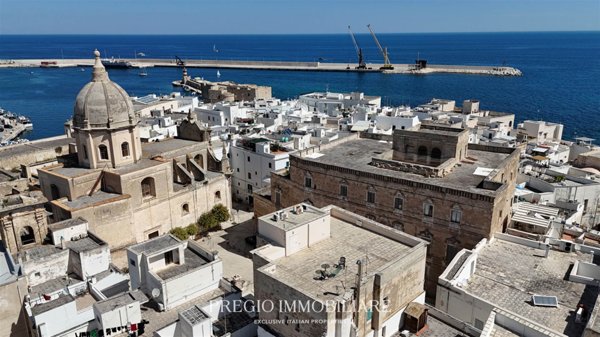 appartamento in vendita a Monopoli in zona Centro Storico