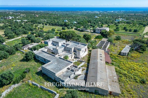 negozio in vendita a Monopoli in zona Cozzana