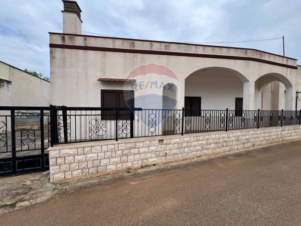 casa indipendente in vendita a Monopoli in zona Centro Storico