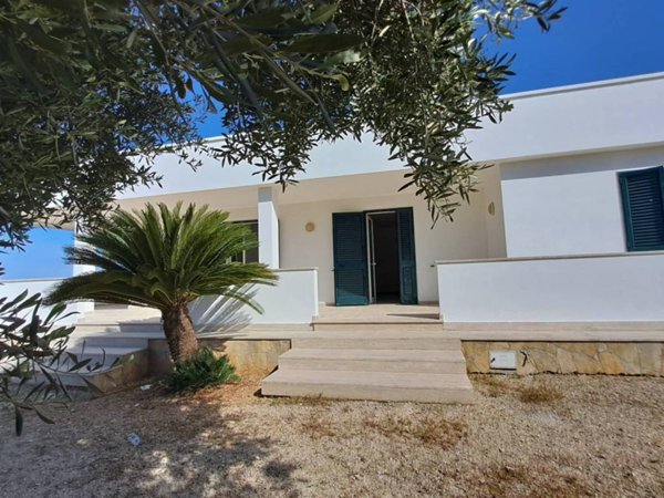 casa indipendente in vendita a Monopoli in zona Cozzana
