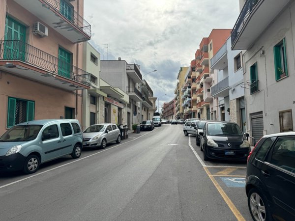 negozio in vendita a Monopoli