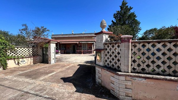 casa indipendente in vendita a Monopoli in zona Cozzana