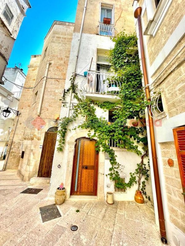 casa indipendente in vendita a Monopoli in zona Centro Storico