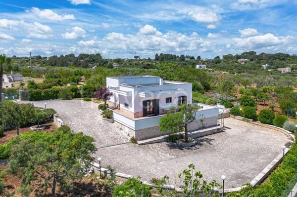casa indipendente in vendita a Monopoli in zona Cozzana