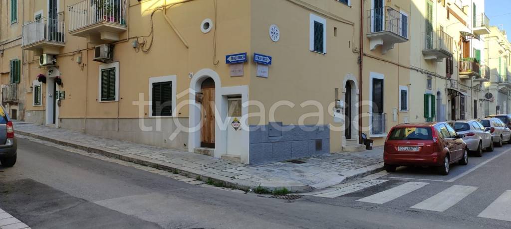 locale commerciale in vendita a Monopoli in zona Centro Storico