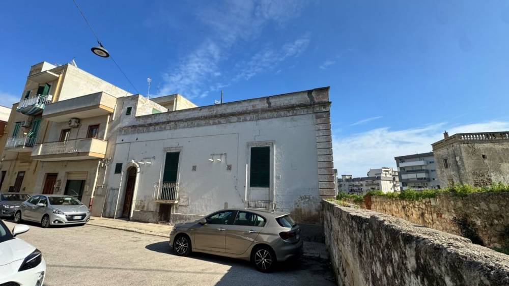 casa indipendente in vendita a Monopoli in zona Centro Storico