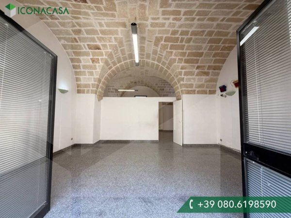 negozio in vendita a Monopoli