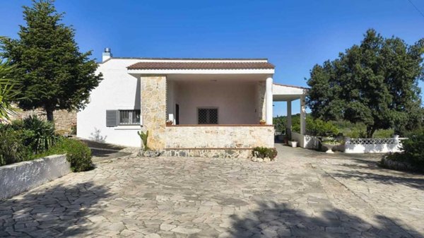 casa indipendente in vendita a Monopoli in zona Cozzana
