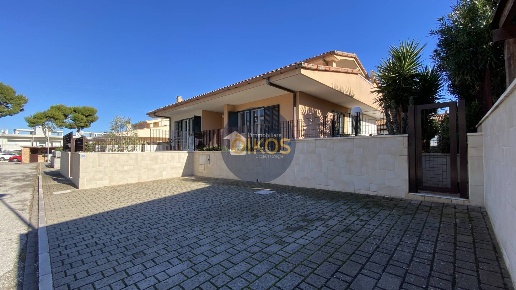 casa indipendente in vendita a Monopoli in zona Centro Storico