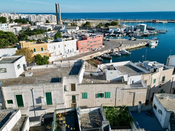casa indipendente in vendita a Monopoli in zona Centro Storico