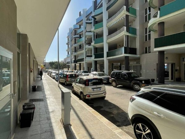 negozio in vendita a Monopoli in zona Centro Storico