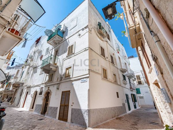 casa indipendente in vendita a Monopoli in zona Centro Storico