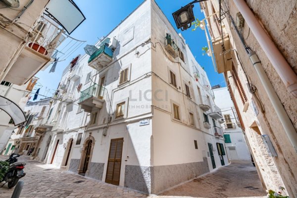 casa indipendente in vendita a Monopoli in zona Centro Storico