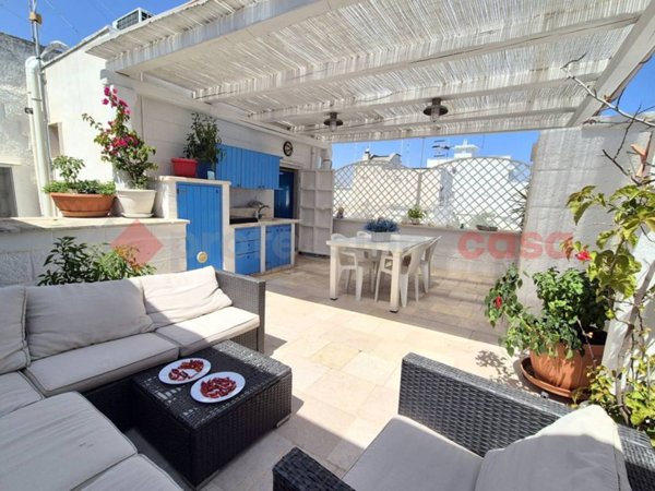 casa indipendente in vendita a Monopoli in zona Centro Storico