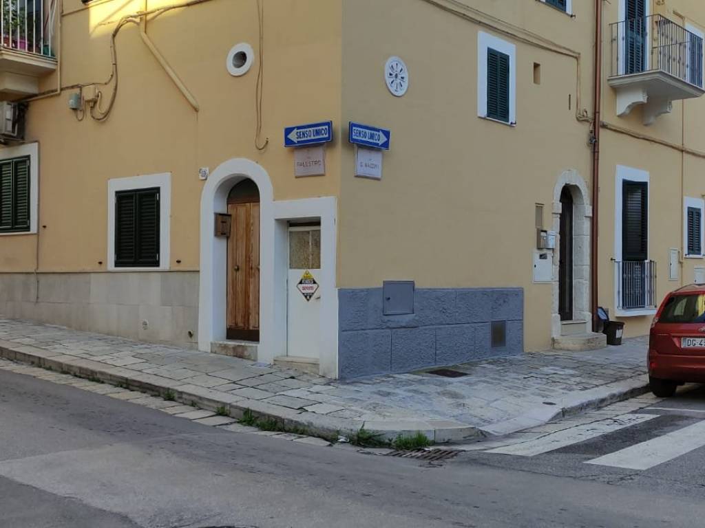 locale commerciale in vendita a Monopoli in zona Centro Storico