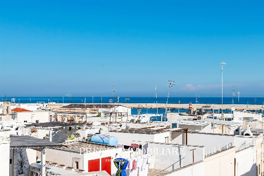 casa indipendente in vendita a Monopoli in zona Centro Storico