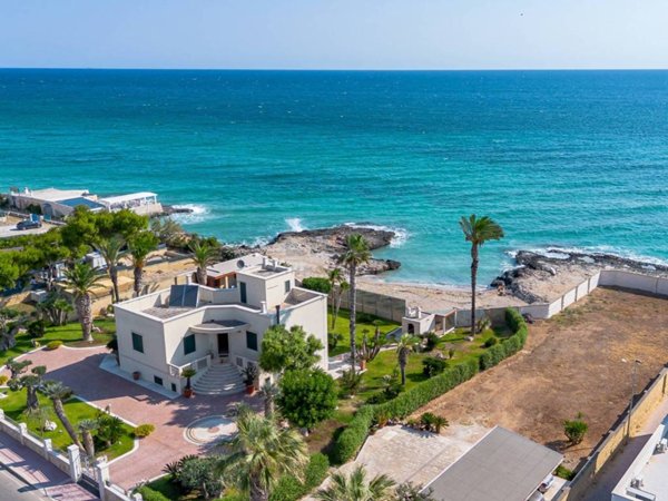 casa indipendente in vendita a Monopoli