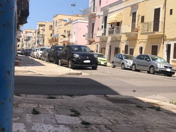 negozio in vendita a Monopoli