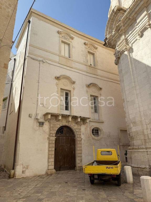 intera palazzina in vendita a Monopoli in zona Centro Storico