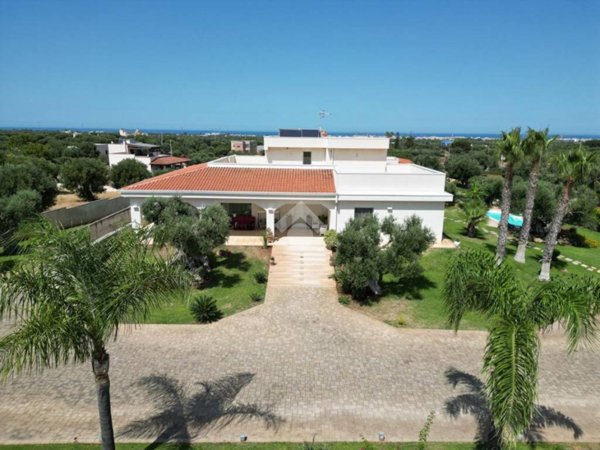 casa indipendente in vendita a Monopoli
