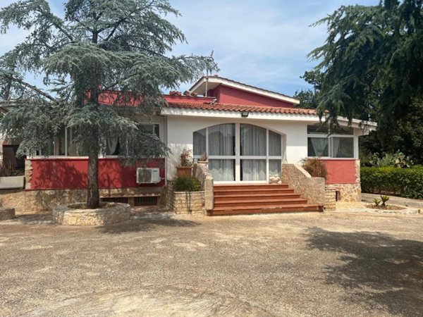 casa indipendente in vendita a Monopoli in zona Cozzana
