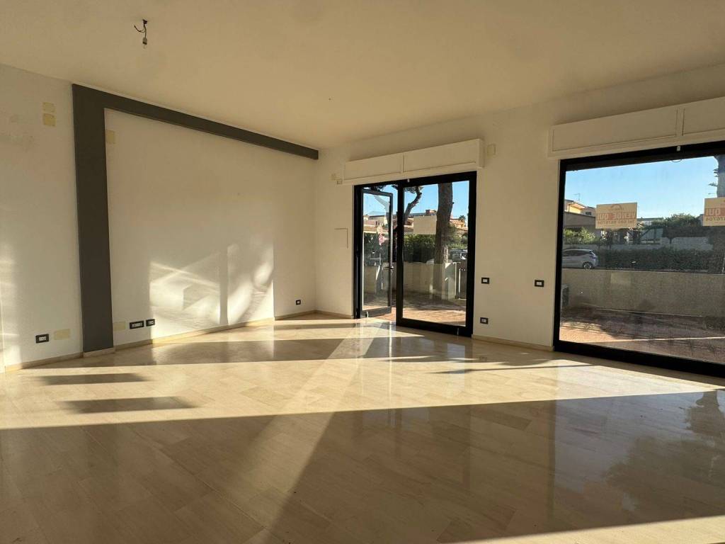 negozio in vendita a Monopoli