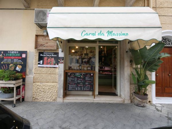 negozio in vendita a Monopoli