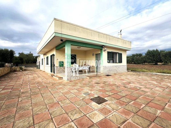 casa indipendente in vendita a Monopoli in zona Cristo delle Zolle