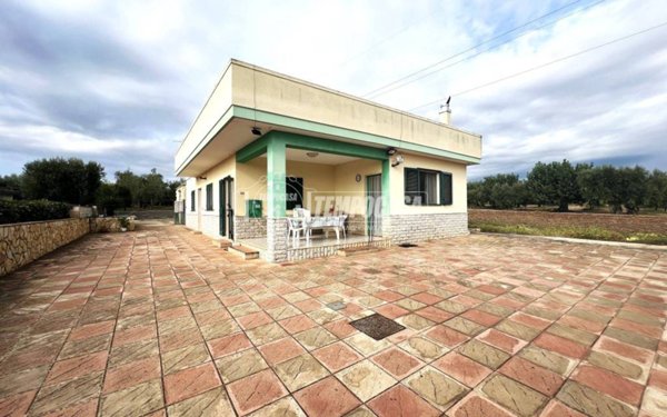 casa indipendente in vendita a Monopoli in zona Cristo delle Zolle