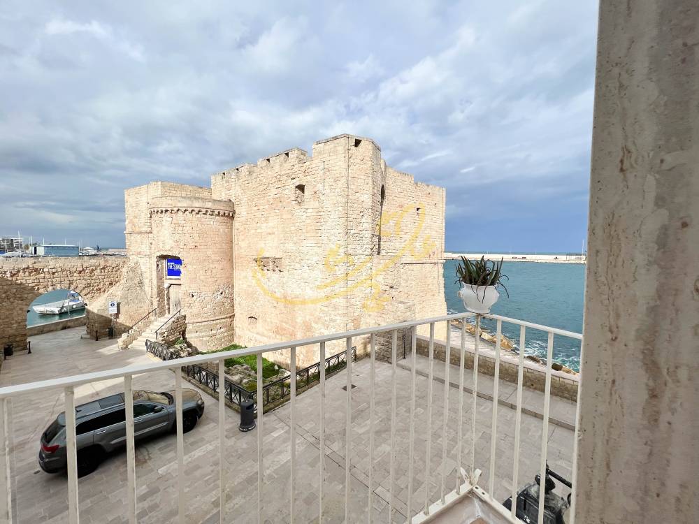 appartamento in vendita a Monopoli in zona Centro Storico