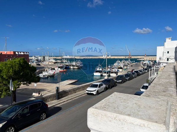 locale commerciale in vendita a Monopoli in zona Centro Storico