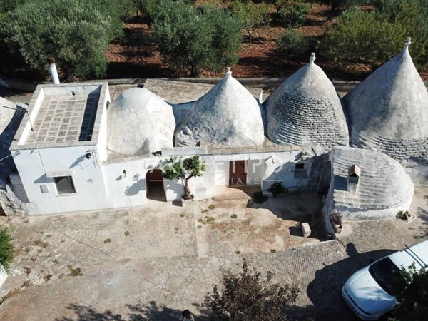 esavano in vendita a Monopoli